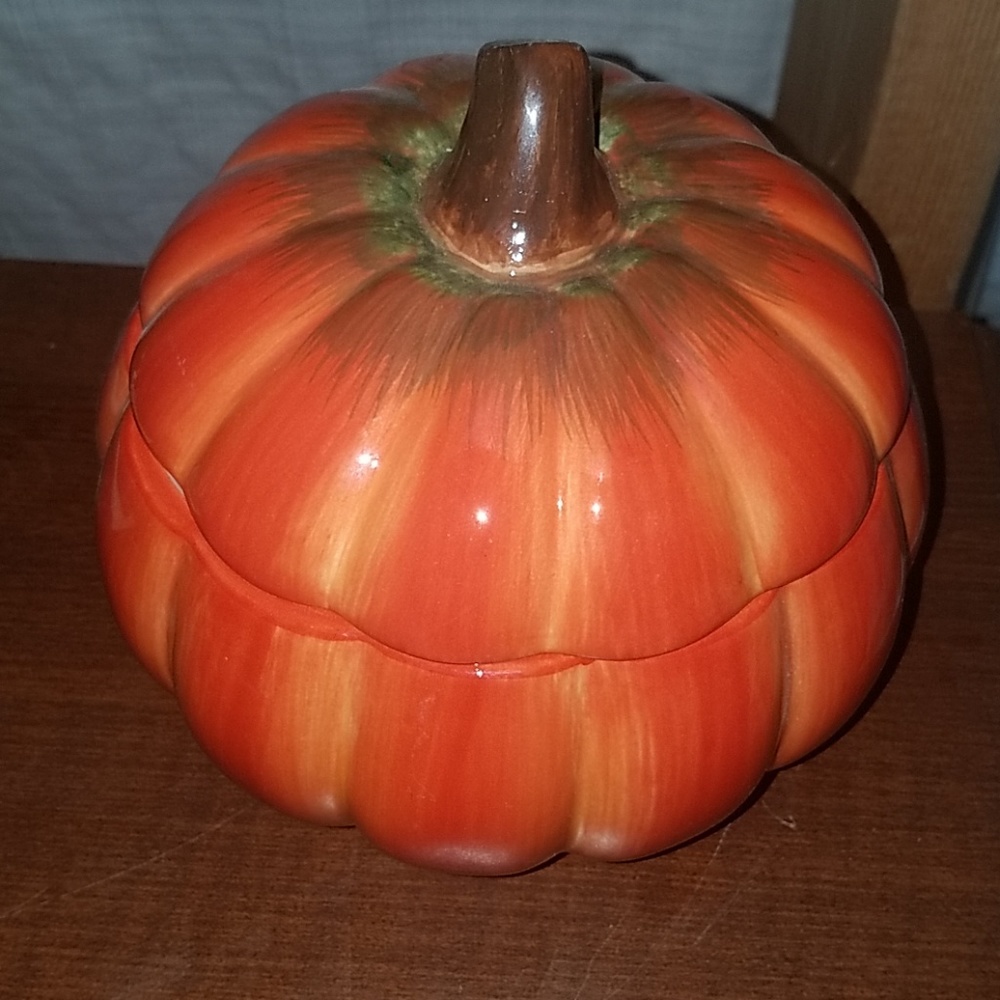 Pumpkin cookie jar